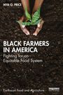 "Black Farmers in America: Fighting for an Equitable Food System". Hände pflanzen einen grünen Setzling im dunklen Boden.