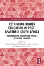 Titel: "Rethinking Higher Education in Post-Apartheid South Africa". Rote geometrische Muster im Hintergrund.
