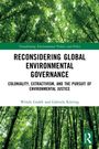 Text: "RECONSIDERING GLOBAL ENVIRONMENTAL GOVERNANCE." Hintergrund: Blick nach oben durch dichte grüne Baumkronen.