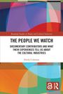 „THE PEOPLE WE WATCH“. Buch von Emily Coleman. Buntes geometrisches Design. Routledge-Logo rechts unten.
