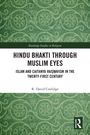 Text: "Hindu Bhakti Through Muslim Eyes: Islam and Caitanya Vaiṣṇavism in the Twenty-First Century" von R. David Coolidge.  
Illustration: Grünes Muster mit Räder-Motiven.
