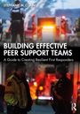 "Building Effective Peer Support Teams: A Guide to Creating Resilient First Responders." Zwei Menschen in Uniformen im Gespräch.