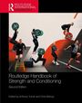 „Routledge Handbook of Strength and Conditioning, Second Edition.“ Menschen trainieren mit Gewichten und springen.