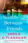 "Secrets Between Friends" von Sheila O’Flanagan. Drei leere Liegen am Pool vor einem Wald im Hintergrund.
