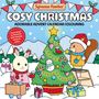 „Sylvanian Families Cosy Christmas“; Illustration: Tiere schmücken einen Weihnachtsbaum im Schnee mit Geschenken.
