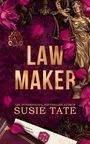 "LAW MAKER, Susie Tate. Statue der Gerechtigkeit, goldene Verzierungen, lila Blumen auf einem dunkelroten Hintergrund."