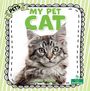 Text: "MY PET CAT", "SHEILA YAZDANI". Illustration einer Katze mit gestreiftem Fell auf grün-weiß gestreiftem Hintergrund.
