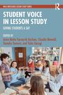 Text: "Student Voice in Lesson Study: Giving Students a Say." Bearbeitet von mehreren Autoren. Schüler in einer Bibliothek.