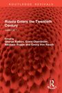 Covertext: "Russia Enters the Twentieth Century 1894-1917, edited by George Katkov, Erwin Oberländer, Nikolaus Poppe, Georg Von Rauch." Hintergrund: Roter, strukturierter Hintergrund.