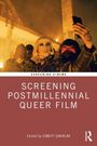 "SCHERMING CINEMA: SCREENING POSTMILLENNIAL QUEER FILM", Foto: Drei maskierte Personen, eine mit Drag-Kostüm, machen ein Selfie.