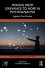 „Moving from Grievance to Hope in Psychoanalysis: Applied Case Studies“. Silhouette eines Kindes mit Seifenblasen am Meer.