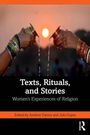 "Texts, Rituals, and Stories: Women’s Experiences of Religion" steht über einer Szene zweier Hände, die Flüssigkeit aus Krügen gießen.