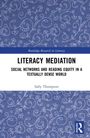 "LITERACY MEDIATION: SOCIAL NETWORKS AND READING EQUITY IN A TEXTUALLY DENSE WORLD" von Sally Thompson. Ornamentmuster.