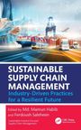 „SUSTAINABLE SUPPLY CHAIN MANAGEMENT“: Ein Containerhafen mit LKWs, Schiffen und einem Kran, davor grafische Elemente.