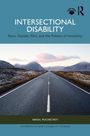 "Intersectional Disability" von Abigal Muchecheti, zeigt eine leere Straße in einer kargen, bergigen Landschaft.