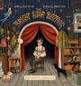 "Bright Star Bazaar", Mann auf Stuhl gefesselt, umgeben von Schränken voller Flaschen, Pflanzen, Käfigen und schwarzer Katze.