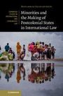 Text: "Minorities and the Making of Postcolonial States in International Law". Menschen spiegeln sich im Wasser.