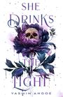 Yasmin Angoe: She Drinks the Light, Buch