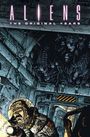 „ALIENS: THE ORIGINAL YEARS“ oben. Ein Astronaut mit Helm und Taschenlampe, umgeben von bedrohlichen Kreaturen.