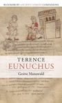 "Terence Eunuchus" von Gesine Manuwald. Illustration: antik wirkende Zeichnung von drei Figuren neben einem Gebäude.