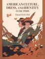 "American Culture, Dress, and Identity in the 1910s" von Daniel Delis Hill. Illustration von Personen in eleganter Kleidung und Herbstblättern.