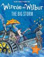 "Winnie and Wilbur: The Big Storm." Frau mit buntem Schirm und Katze auf einem Dampfschiff im Regen, lustige Illustration.