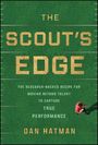 "The Scout's Edge" in großen Buchstaben auf einem grünen Spielfeld. Darunter steht: "Dan Hatman". Ein Mann in Rot läuft rechts.