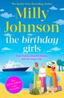„Milly Johnson - the birthday girls. Four women, four birthdays, and one mega trip!“ Frauen am Strand mit einem Kreuzfahrtschiff.