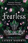 Text: "Betrothed. Betrayed. Destined for each other? Fearless" von Lauren Roberts. Krone mit grünen Juwelen und Rosen.