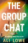"The Group Chat. Be careful who you let in. Ali Lowe." Strand mit Personen im Wasser, Sand in orange und Wasser in grün.
