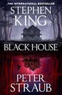 "The International Bestseller Stephen King, Black House, Peter Straub" steht über einem mystischen Haus im Wald.