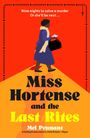 „Nine nights to solve a murder. Or she'll be next… Miss Hortense and the Last Rites.“ Eine Frau mit Tasche und Notiz.