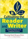 "Cultivating the Reader and Writer" in großen Lettern, mit pflanzlichen Symbolen und einem Buch, Bleistift und Laptop als Illustration.