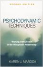 "Second Edition. Psychodynamic Techniques: Working with Emotion in the Therapeutic Relationship. Karen J. Maroda." Blasser Aquarellhintergrund.