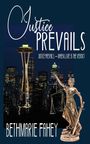 Text: "Justice Prevails", "Justice Prevails – When Love is the Verdict", "Bethmarie Fahey". Sicht auf Seattle bei Nacht mit Justitia-Statue.