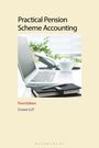„Practical Pension Scheme Accounting, Third Edition, Crowe LLP“. Ein Laptop neben einem Notizbuch und Stift auf einem Tisch.