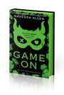 Weiße und grüne Schrift auf schwarzem Hintergrund: "NAVESSA ALLEN", "GAME ON". Grüne Maske mit X-Kreuz und Herz.