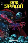 "King Spawn" und "Volume 8" in gelber Schrift. Dunkle, furchteinflößende Gestalt mit grün leuchtenden Augen und Totenköpfen.