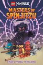 „LEGO NINJAGO MASTERS OF SPINJITZU“ in bunten Buchstaben, Ninja-Figuren und ein riesiger schwarzer Krieger mit lila Blitzen.