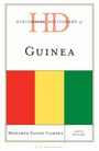"Historical Dictionary of Guinea", Mohamed Saliou Camara. Cover mit vertikalen Streifen: Rot, Gelb, Grün.