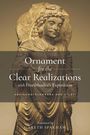 „Ornament for the Clear Realizations“ steht im Vordergrund, dahinter eine buddhistische Statue in goldenen Tönen.