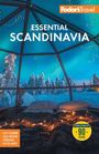 "Essential Scandinavia" steht oben. Eine Glaskuppel über einem Bett, draußen Schneelandschaft und Polarlichter.