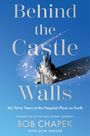 "Behind the Castle Walls" in großer Schrift, darunter ein märchenhaftes Schloss mit glitzernden Effekten auf blauem Hintergrund.