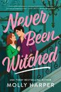 „Never Been Witched“ in rosa Schrift. Illustration: Eine Frau lächelt einen Mann an, Treppe im Hintergrund.