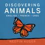 „DISCOVERING ANIMALS“ oberhalb eines Schmetterlings in Orange und Schwarz auf blauem Hintergrund.