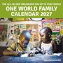 "ONE WORLD FAMILY CALENDAR 2027". Zwei Kinder schreiben an einem Tisch unter einer Lampe. Im Hintergrund sind Poster.