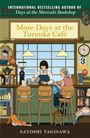 „More Days at the Torunka Café“ steht über einem Café-Szene mit Menschen, Katzen und Büchern.