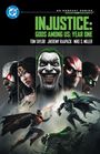 „INJUSTICE: GODS AMONG US: YEAR ONE“ steht oben in Grün mit Figuren darunter, wie ein Comicbuch-Deckblatt.