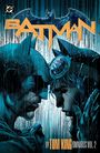 „BATMAN“ oben, „BY TOM KING OMNIBUS VOL. 2“ unten. Illustration, Batman und Catwoman stehen sich im Regen nahe.