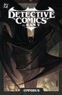 "DETECTIVE COMICS," "BATMAN," "BY RAM V," "OMNIBUS." Illustration von Batman mit ausgebreitetem Cape, stilvoll und dunkel.